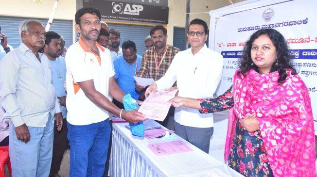 ಬಿ-ಖಾತಾ ಆಂದೋಲನ : ಶಾಸಕರಿಂದ ಚಾಲನೆ
