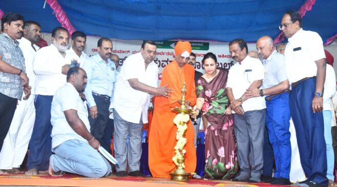 ಜನರ ಅಭಿಮಾನ ಸಂಪಾದಿಸಿರುವ ಡಾ.ರಾಜಕುಮಾರ್