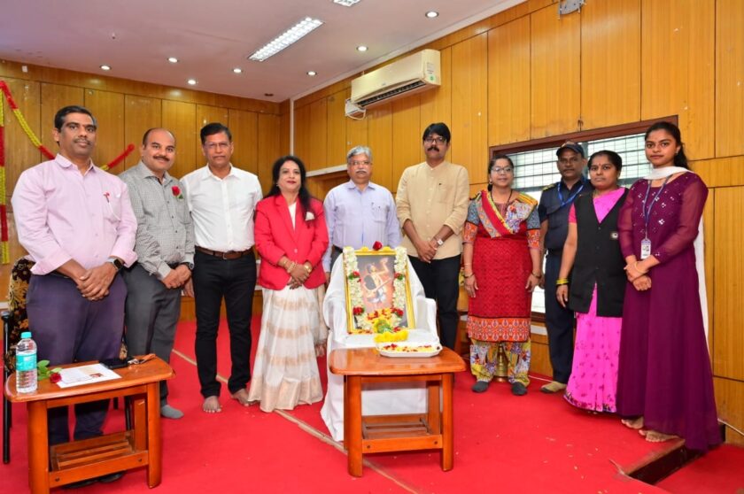 ಕನಕದ ದಾಸರಾಗುವುದು ಬೇಡ, ಕನಕದಾಸರಾಗೋಣ