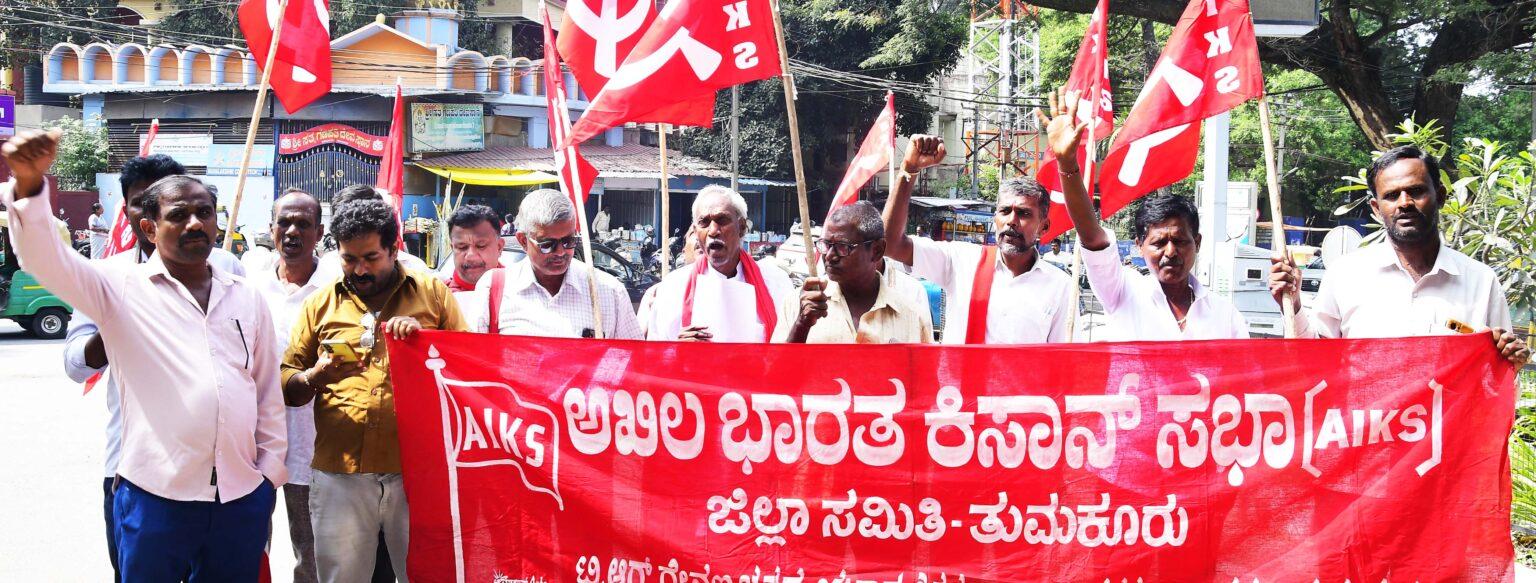 ಬೆಳೆ ನಷ್ಟ ಅನುಭವಿಸಿದ ರೈತರಿಗೆ ಸೂಕ್ತ ಪರಿಹಾರಕ್ಕಾಗಿ ಜಿಲ್ಲಾಧಿಕಾರಿಗೆ ಮನವಿ