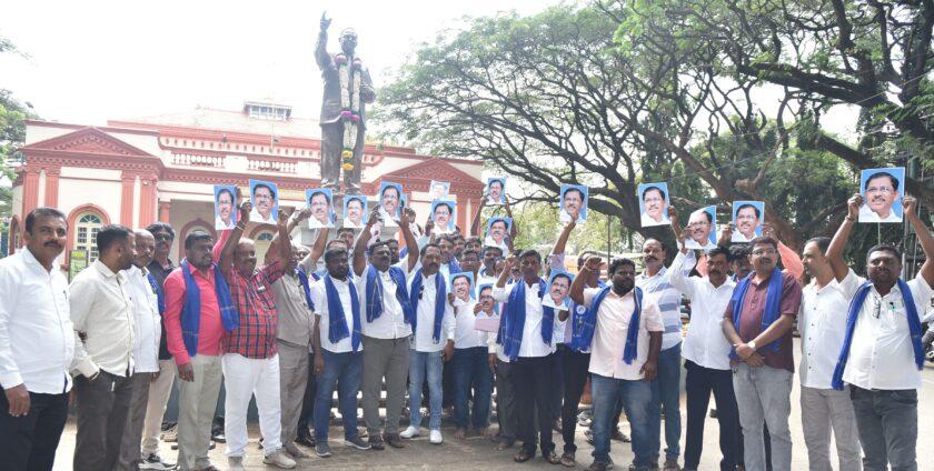 ಡಾ.ಜಿ.ಪರಮೇಶ್ವರ್ ಅವರಿಗೆ ಸಿಎಂ ಪಧವಿ ನೀಡುವಂತೆ ಒತ್ತಾಯ