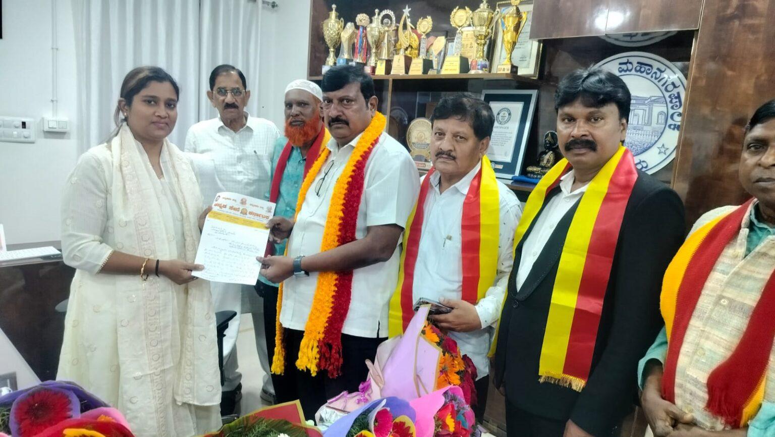 ನಾಮಫಲಕಗಳಲ್ಲಿ ಕನ್ನಡ ಕಡ್ಡಾಯ ಕ್ರಮಕ್ಕೆ ಒತ್ತಾಯ