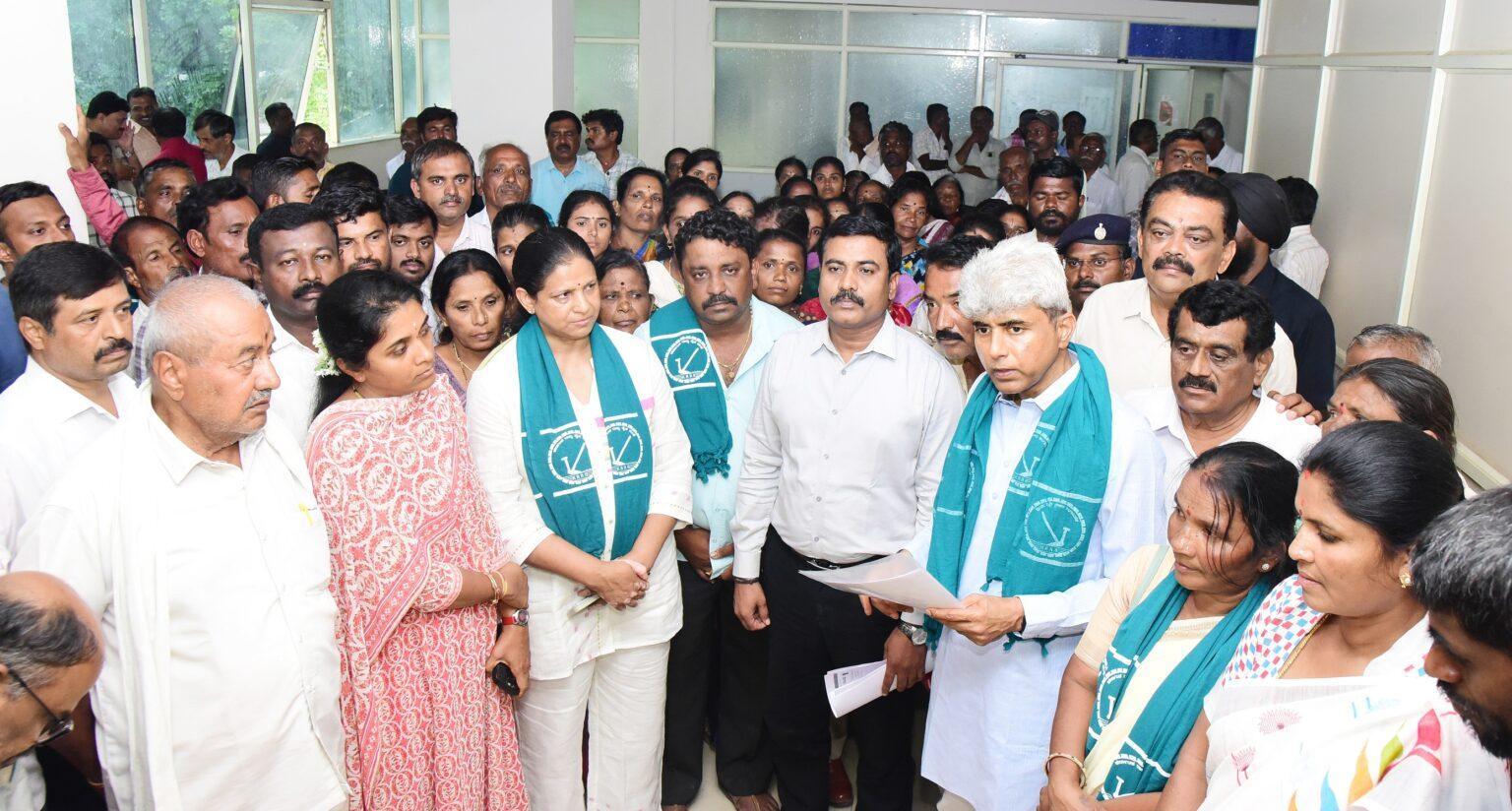 ಫಲವತ್ತಾದ ಭೂಮಿಯ ಬದಲು, ಲಭ್ಯವಿರುವ ಗೋಮಾಳ ಜಮೀನು ಬಳಸಿ