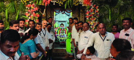 ಗೊರವನಹಳ್ಳಿ ಮಹಾಲಕ್ಷಿ ಸನ್ನಿಧಾನದಲ್ಲಿ ಭಕ್ತಸಾಗರ