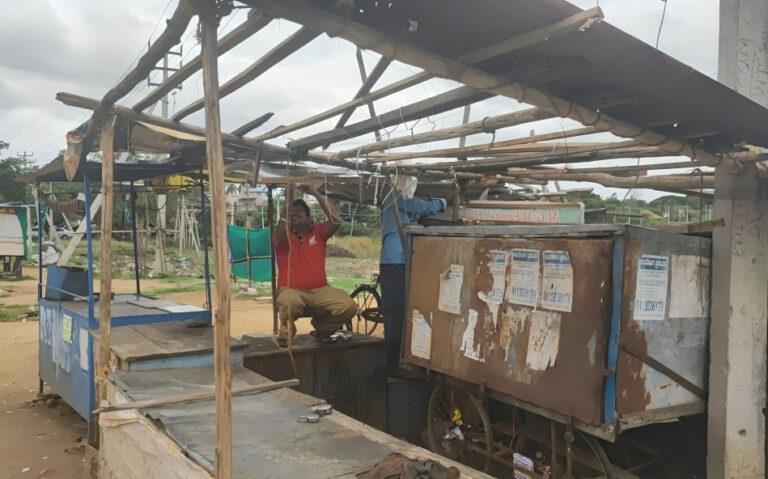 ಕೆರೆ ಅಂಗಳದ ಗೂಡಂಗಡಿಗಳ ತೆರವು ಕಾರ್ಯಾಚರಣೆ