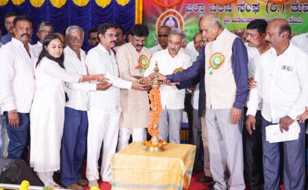 ೨ಎ ಮೀಸಲಾತಿ ದೊರೆಯಬೇಕೆಂಬ ಒತ್ತಾಯ