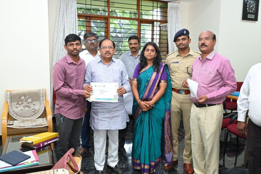 ಡಿಸಿಎಂಯಿದ ಭಾರತ್ ಜೋಡೋ ಯುವ ಮಿಷನ್ ನೋಂದಣಿ ದೃಢೀಕರಣ ಪತ್ರ ವಿತರಣೆ