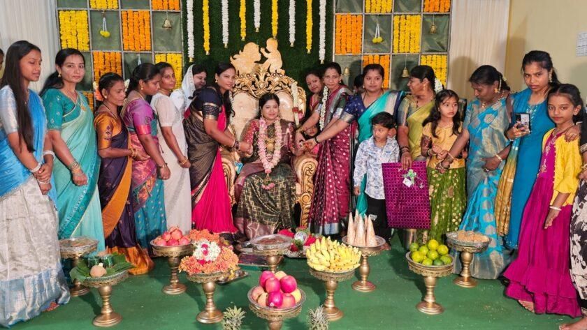 ಜನ ಮೆಚ್ಚಿದ ಅಧಿಕಾರಿಗೆ ಜನರಿಂದಲೇ ಅದ್ದೂರಿ ಸೀಮಂತ