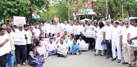 ಎಸ್ಐಆರ್ ಪ್ರಕ್ರಿಯೆಗಳನ್ನು ರದ್ದು ಮಾಡಬೇಕೆಂದು ಪ್ರತಿಭಟನೆ