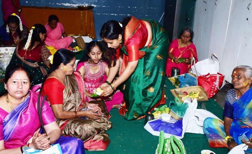 ಕಲ್ಪತರುನಾಡಿನಲ್ಲಿ ಸಮಸ್ಯೆಗಳ ನಡುವೆಯೂ ಶ್ರದ್ಧಾ ಭಕ್ತಿಯ ಗೌರಿ-ಗಣೇಶ ಹಬ್ಬ ಆಚರಣೆ
